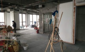 深圳裝修公司-康藍(lán)建設(shè)案例，走進(jìn)建活貿(mào)易裝修現(xiàn)場(chǎng)